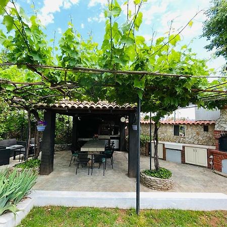 Pomerino Apartmans Luaran gambar