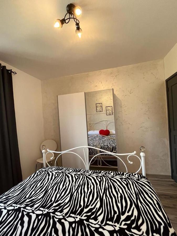 Pomerino Apartmans Luaran gambar
